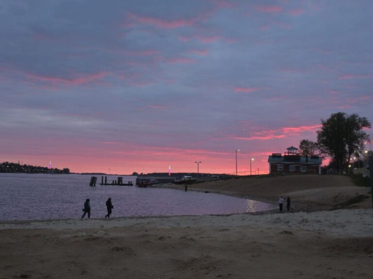 Пляжи Костромы готовы к купальному сезону, а вода – нет